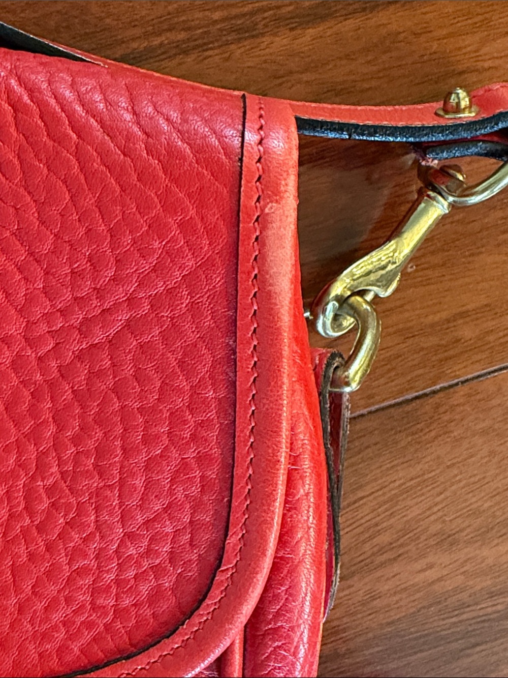 Vintage Dooney & Bourke Red Pebbled Leather Turn-Lock Crossbody - Picture 10 of 13